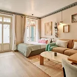 Апартаменты A Small In Le Marais - Vi