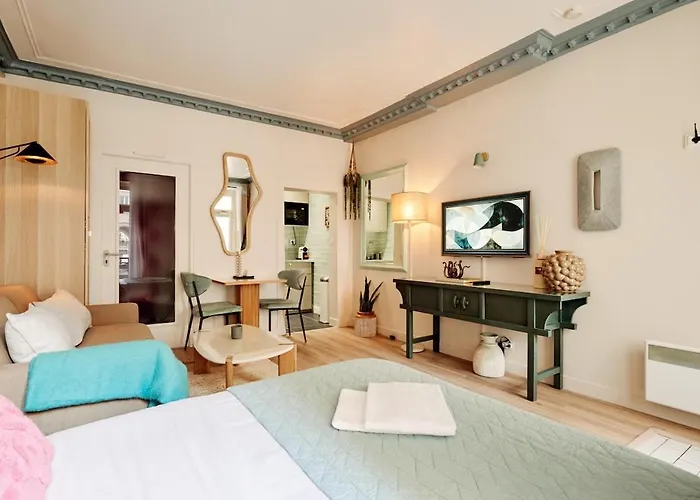 A Small In Le Marais - Vi Apartment