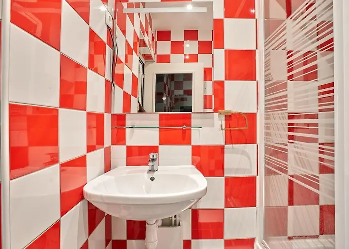 A Small In Le Marais - Vi